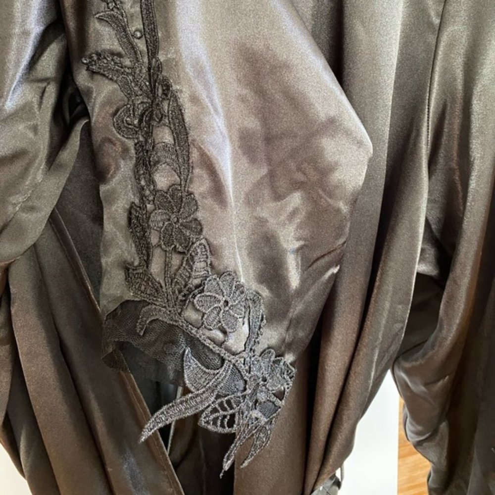 Flora Nikrooz Black Satin Stella Long Robe L/XL - Picture 5 of 6